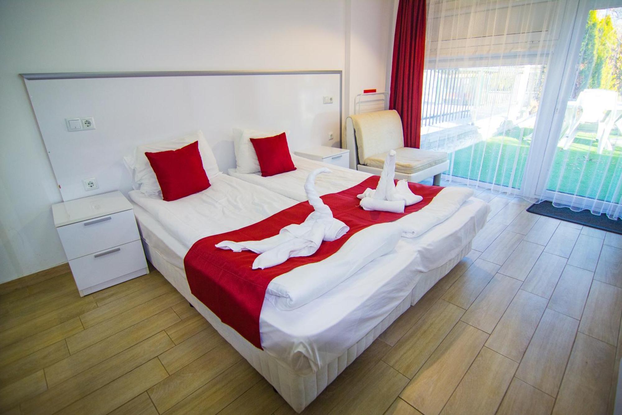 Complex Europe Hotel Dolna Banya Exterior photo