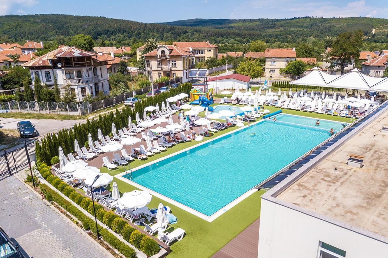 Complex Europe Hotel Dolna Banya Exterior photo
