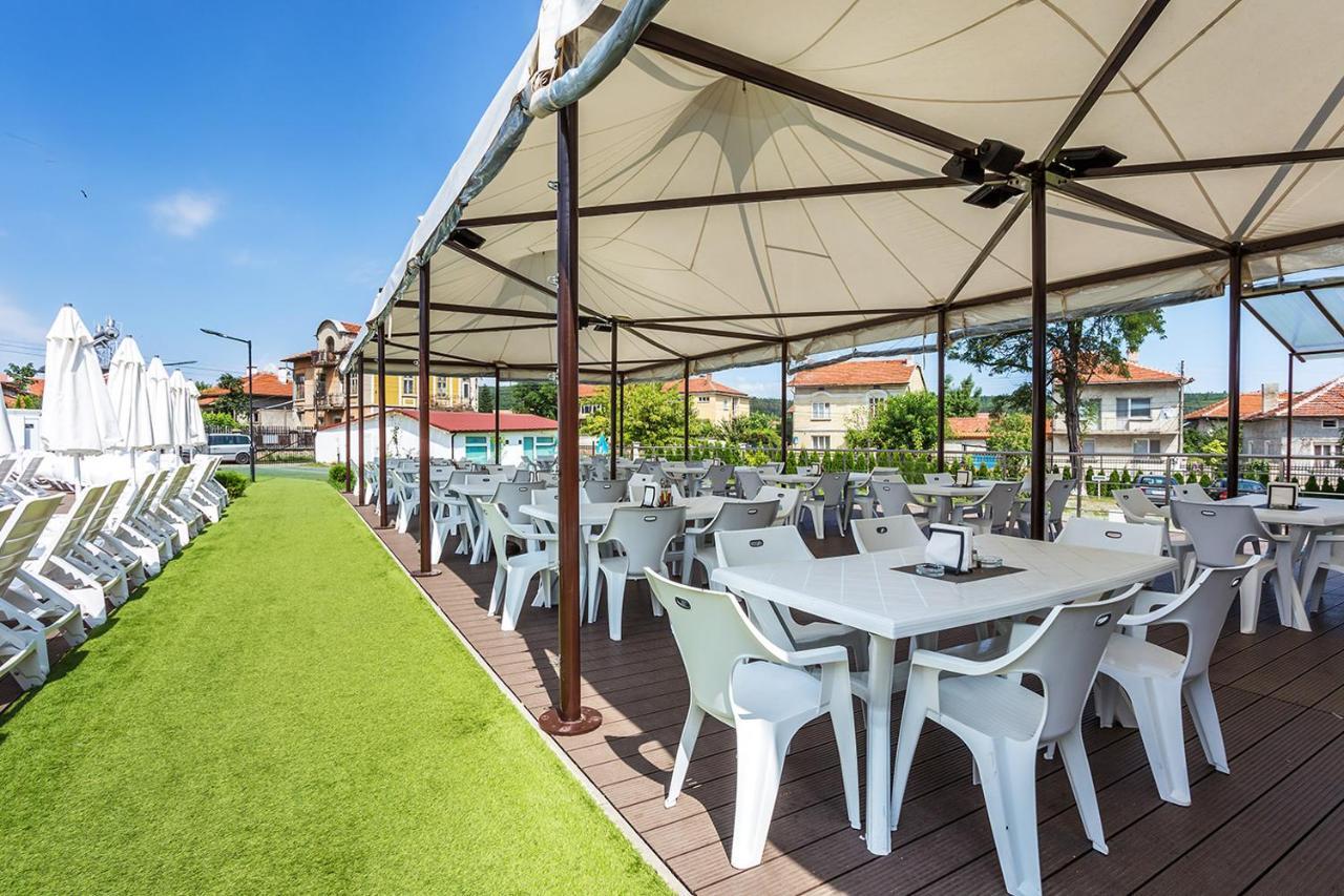Complex Europe Hotel Dolna Banya Exterior photo